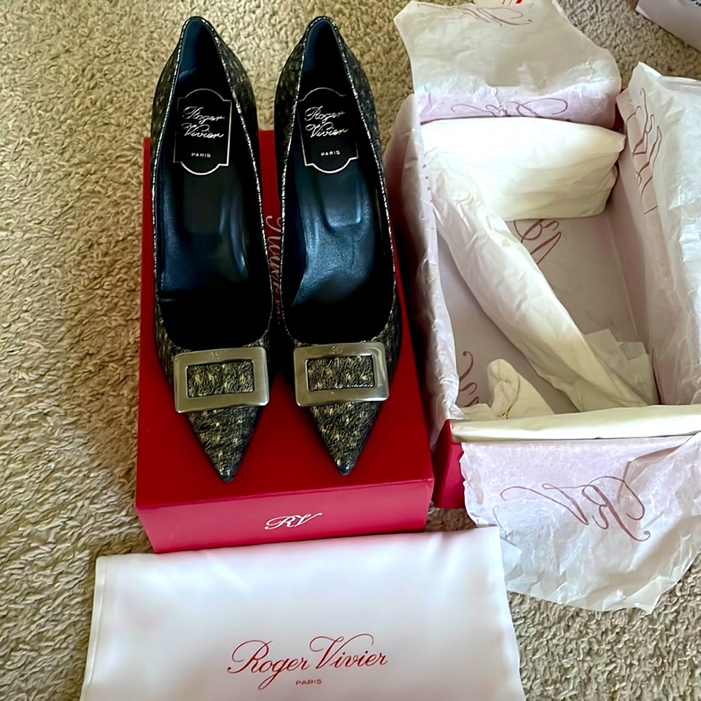 Roger vivier Paris brand new whole set with box
